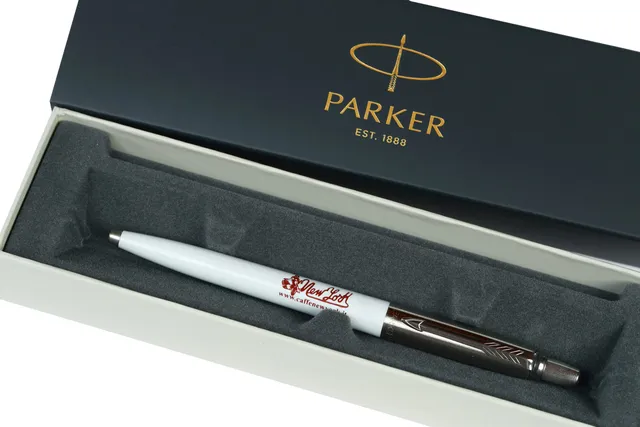 caff-new-york-x-parker-stylo-bille-blanc-avec-logo image 1